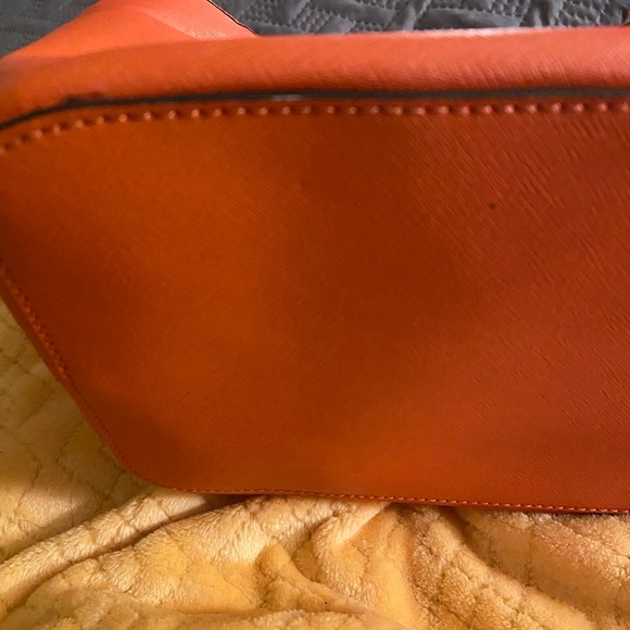 Handbag - Picture 2 of 7